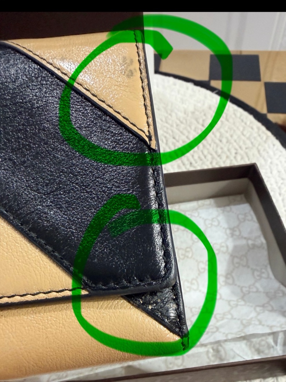 Gucci Zumi Black & Beige Diagonal Stripe Continental Wallet | Gucci Box - Picture 12 of 15